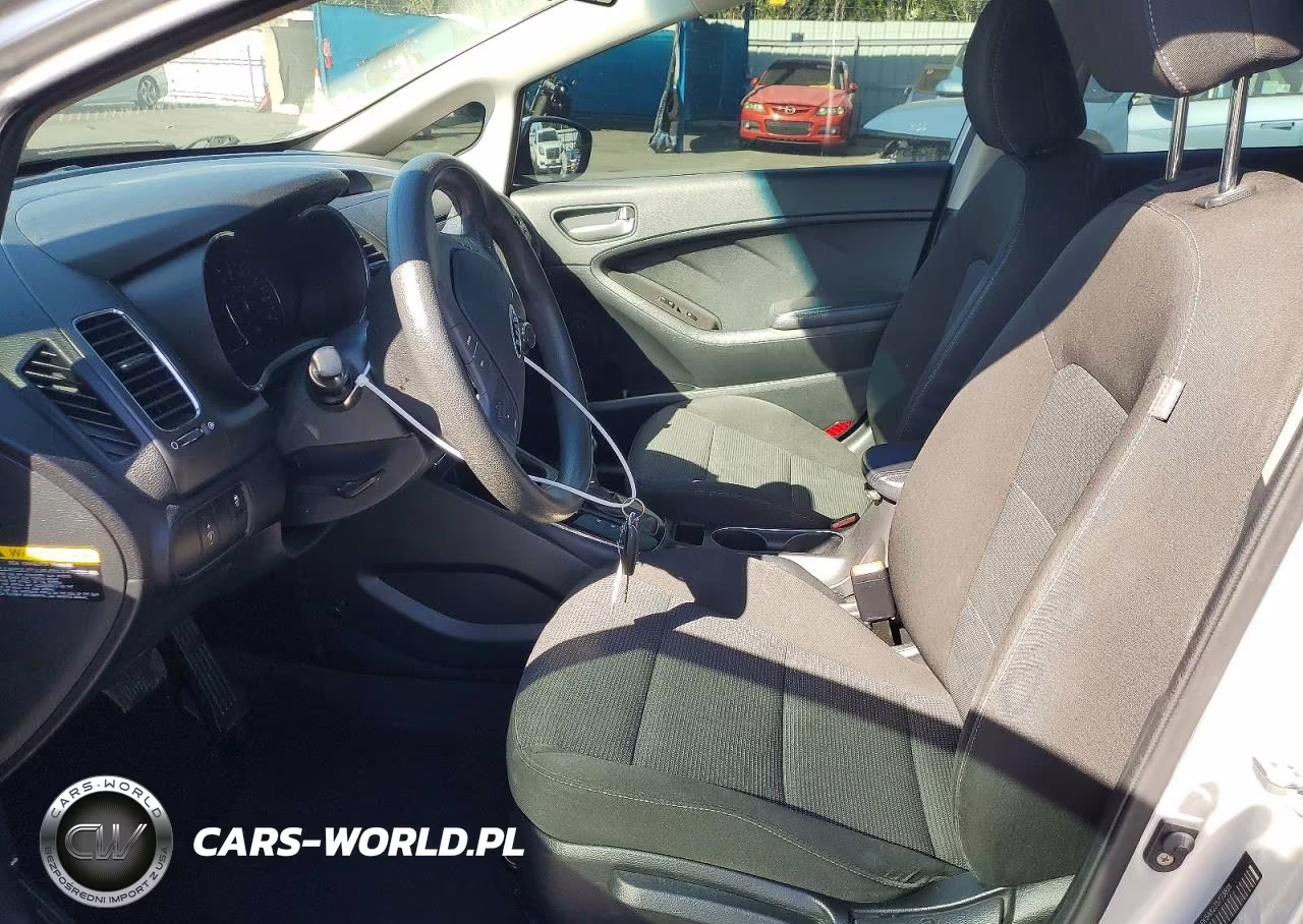 2018 Kia Forte Lx VIN:KNAFK5A82J5773818 - 7