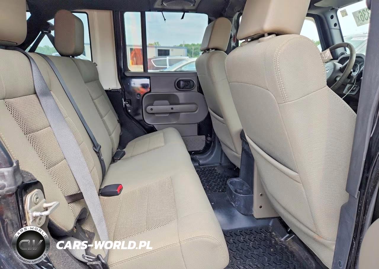 2009 Jeep Wrangler Unlimited Rubicon VIN:1J4GA691X9L765300 - 10