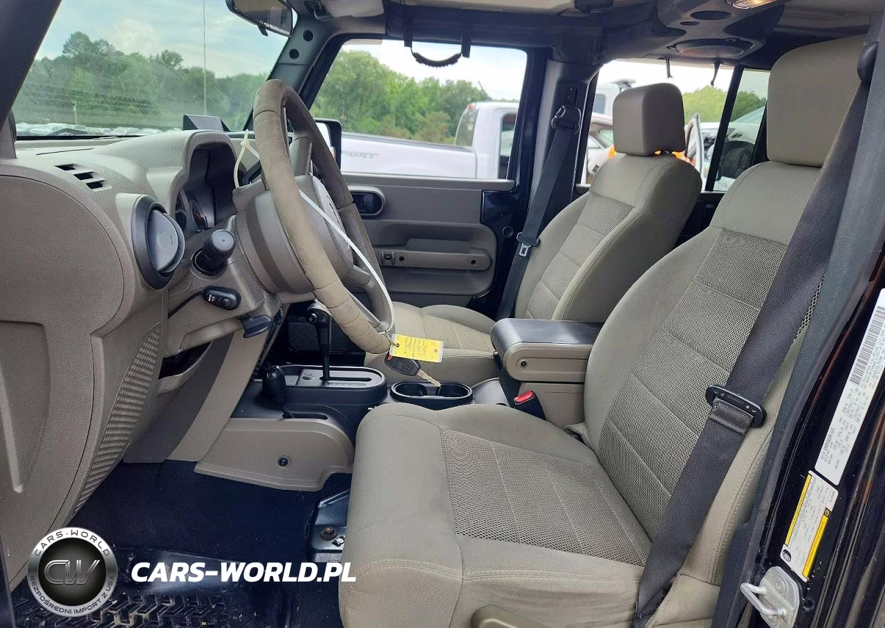 2009 Jeep Wrangler Unlimited Rubicon VIN:1J4GA691X9L765300 - 7