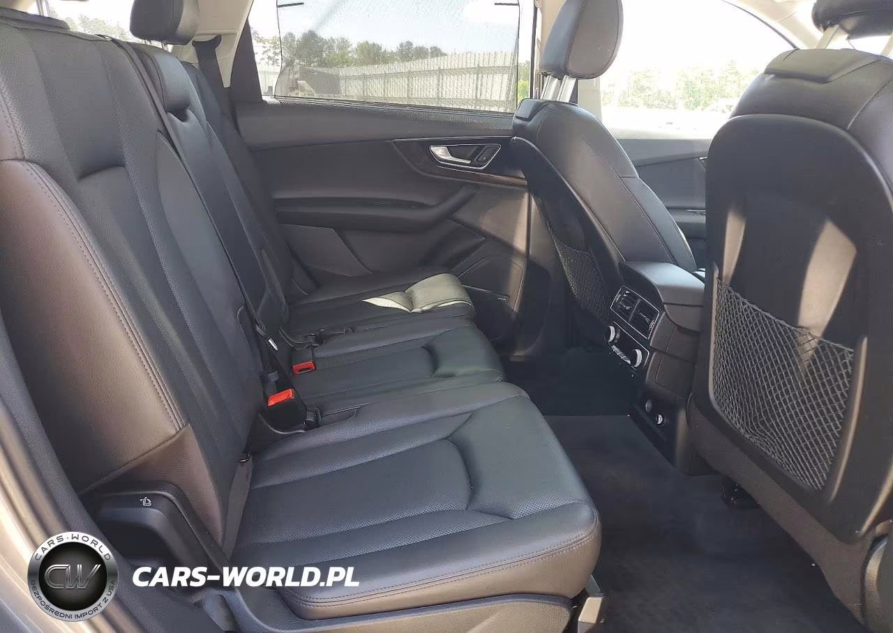 2018 Audi Q7 Prestige VIN:WA1VAAF73JD015562 - 11
