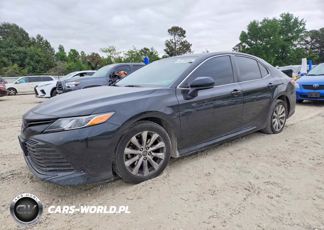 2019 Toyota Camry Le – zdjęcie 1 z 12
