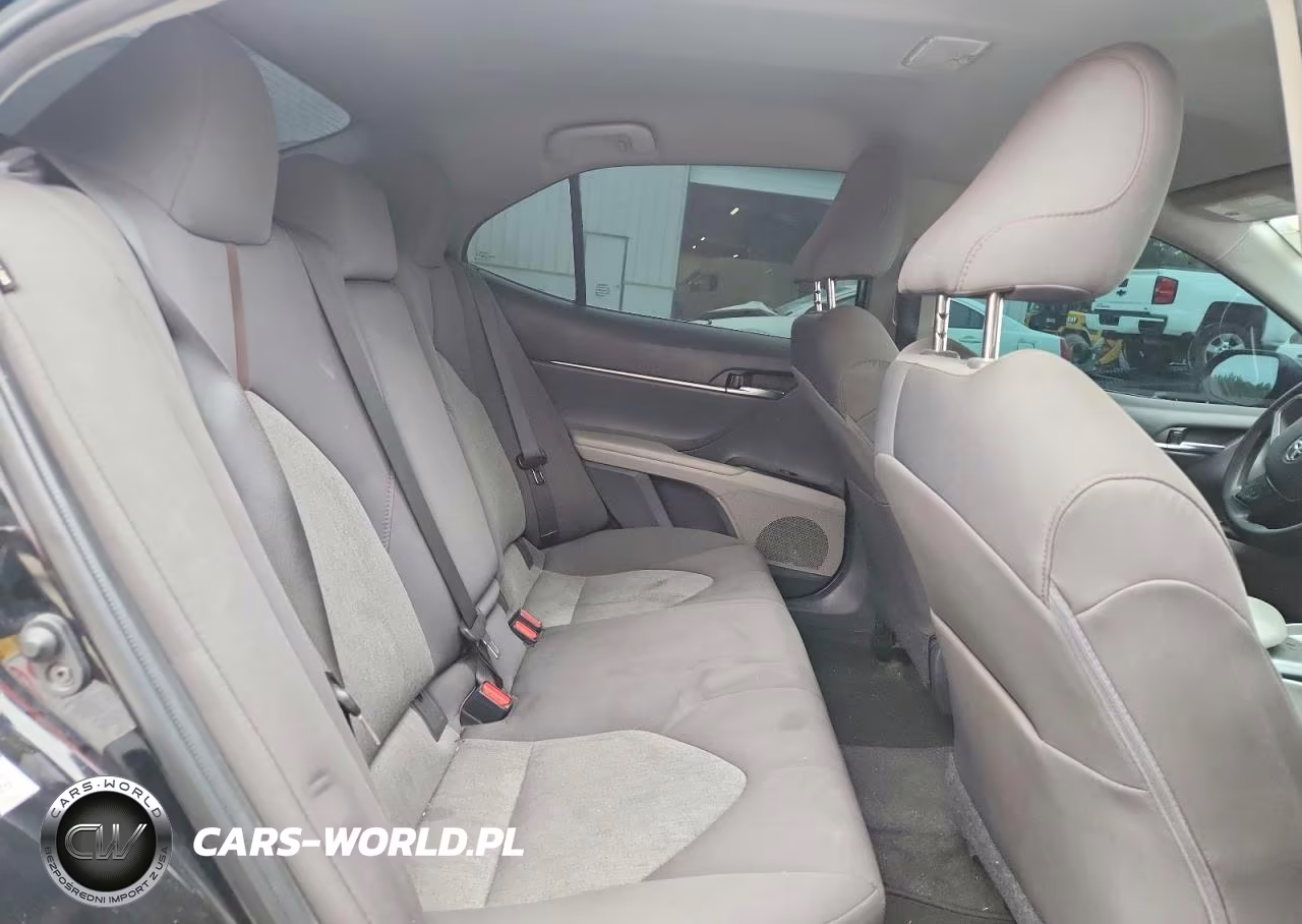 2019 Toyota Camry Le VIN:4T1B11HKXKU705302 - 10