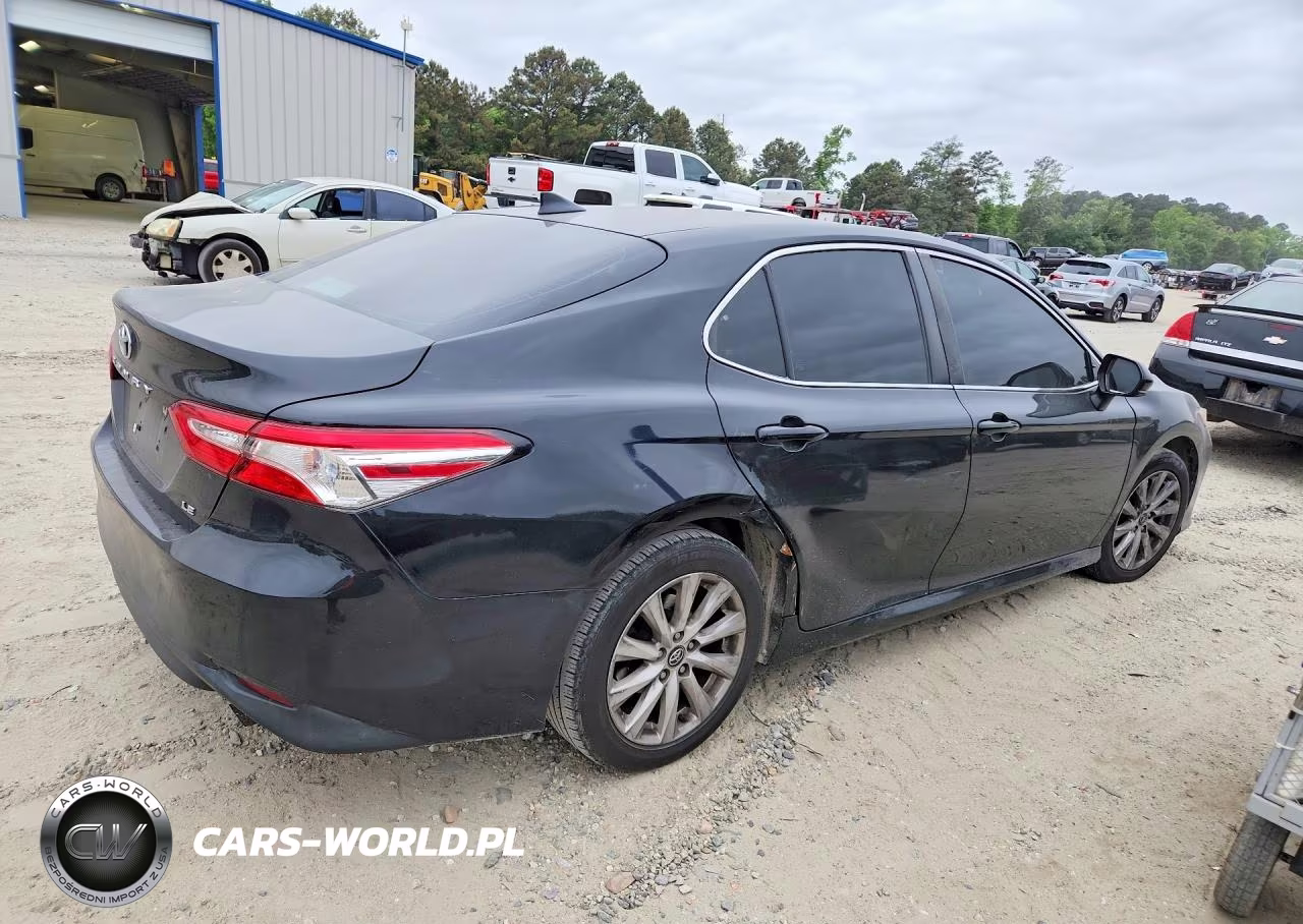 2019 Toyota Camry Le VIN:4T1B11HKXKU705302 - 3