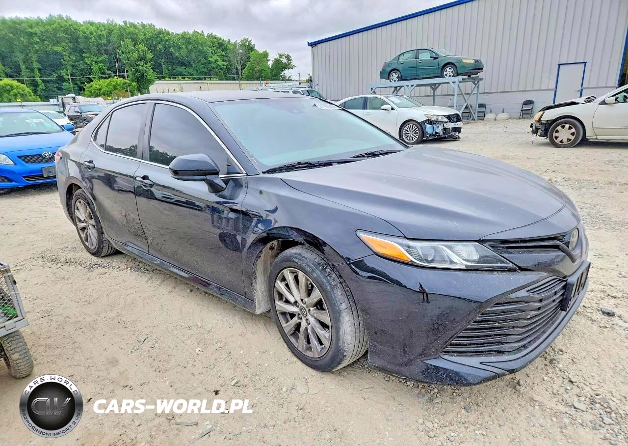 2019 Toyota Camry Le VIN:4T1B11HKXKU705302 - 4