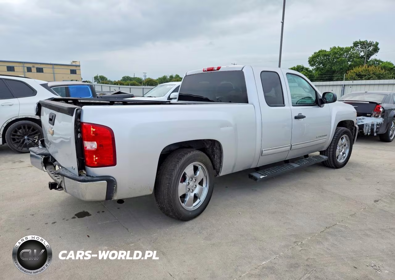 2012 Chevrolet Silverado C1500 Ls VIN:1GCRCREA7CZ339956 - 3