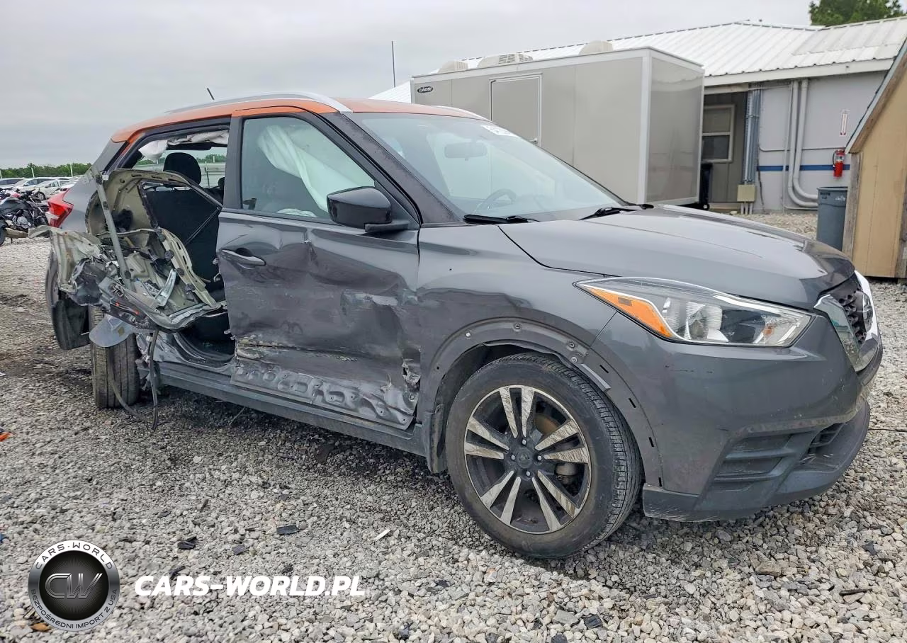 2019 Nissan Kicks Sv VIN:3N1CP5CU1KL566780 - 4