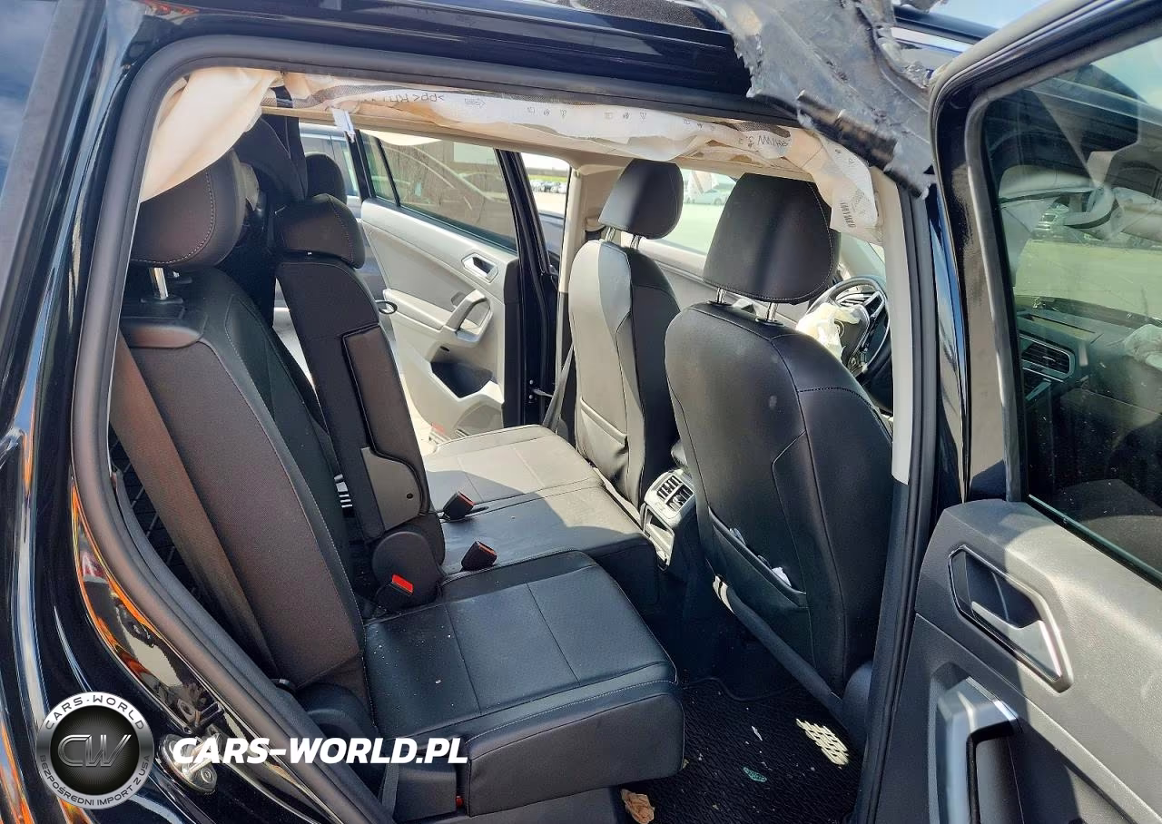 2018 Volkswagen Tiguan Se VIN:3VV3B7AX1JM008748 - 10