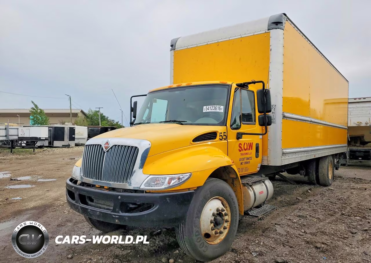 2018 International 4300 Box Truck