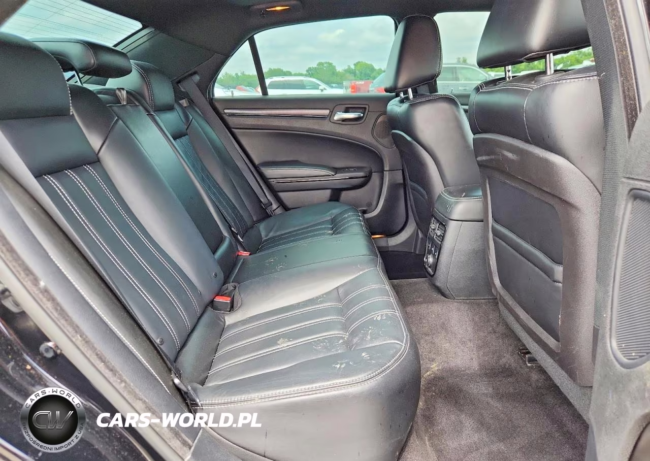 2014 Chrysler 300 S VIN:2C3CCABT3EH339974 - 10