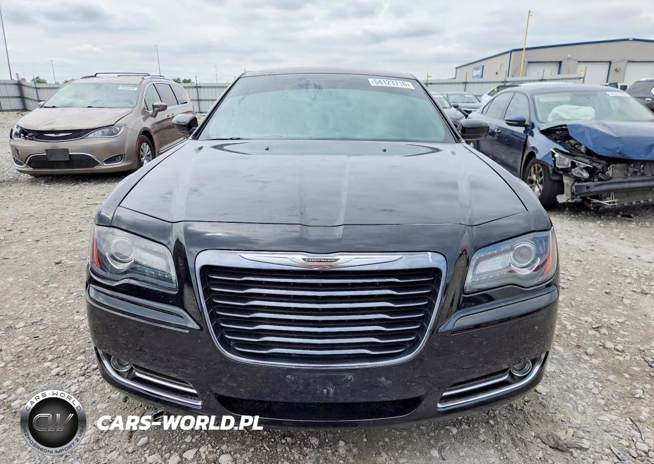 2014 Chrysler 300 S VIN:2C3CCABT3EH339974 - 5