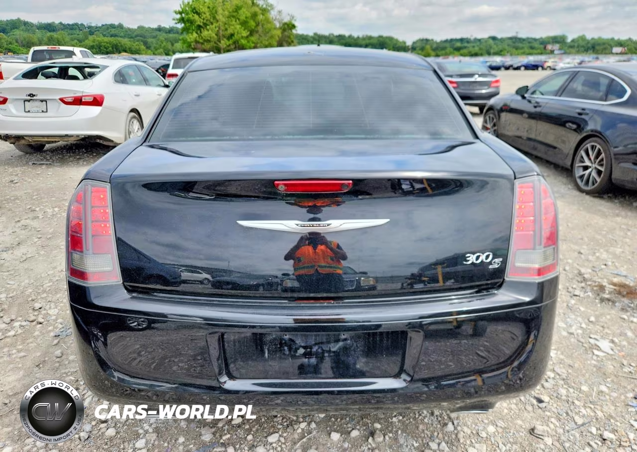 2014 Chrysler 300 S VIN:2C3CCABT3EH339974 - 6