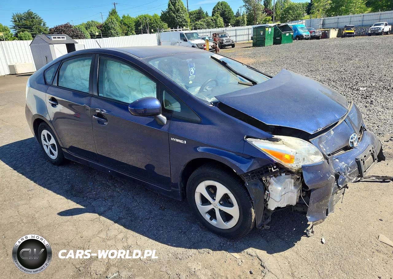 2014 Toyota Prius Two VIN:JTDKN3DUXE1793401 - 4