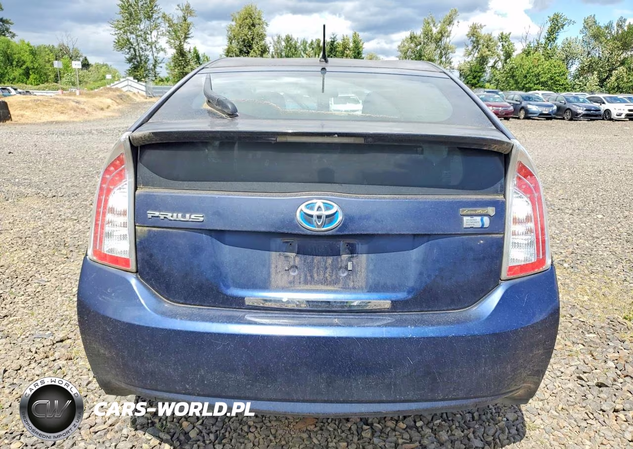 2014 Toyota Prius Two VIN:JTDKN3DUXE1793401 - 6