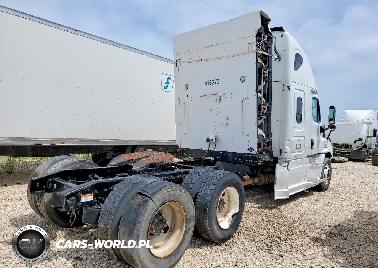 2018 Freightliner Cascadia 113 VIN:1FUJGHD91JLJX8273 - 4