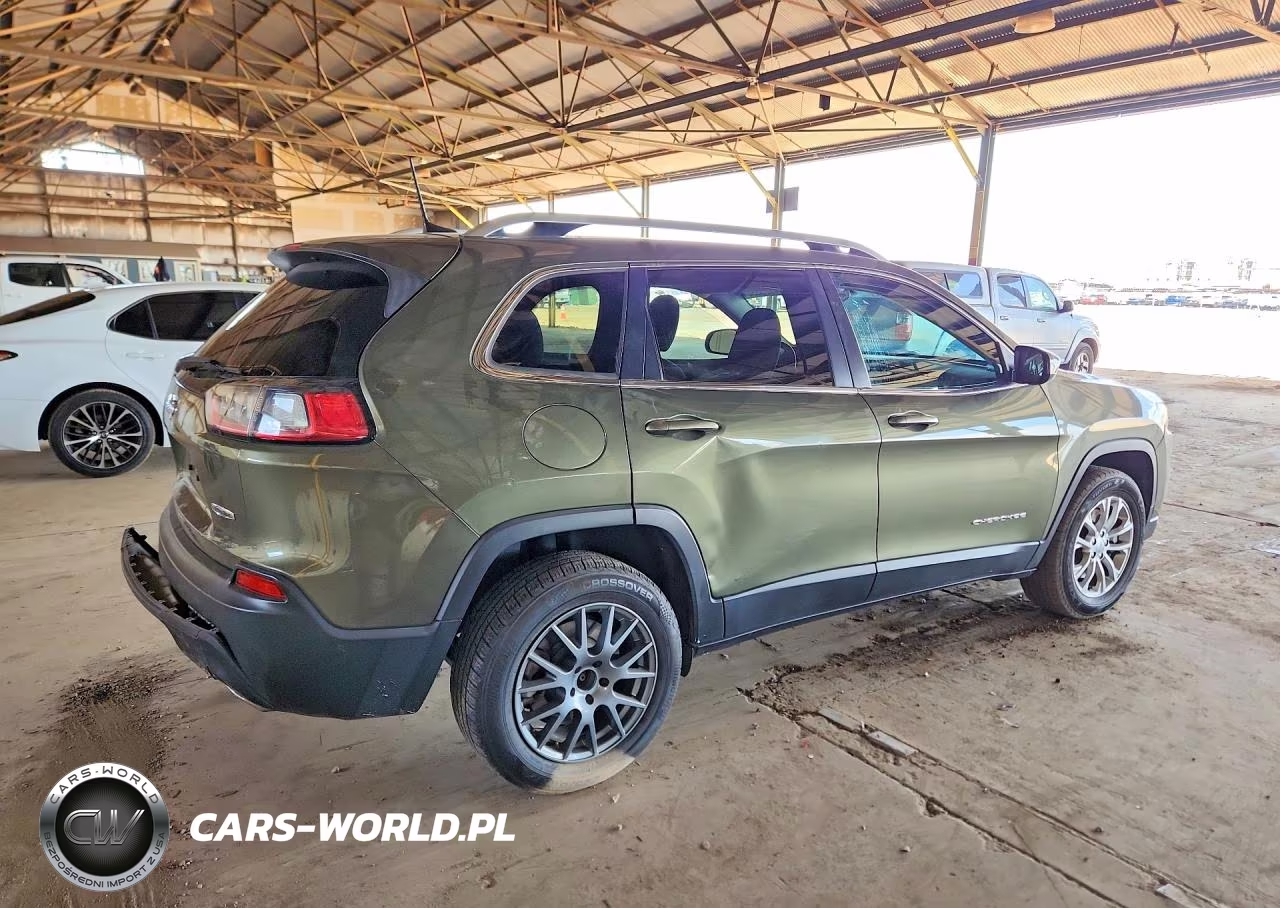 2019 Jeep Cherokee Latitude VIN:1C4PJMCX5KD418609 - 3