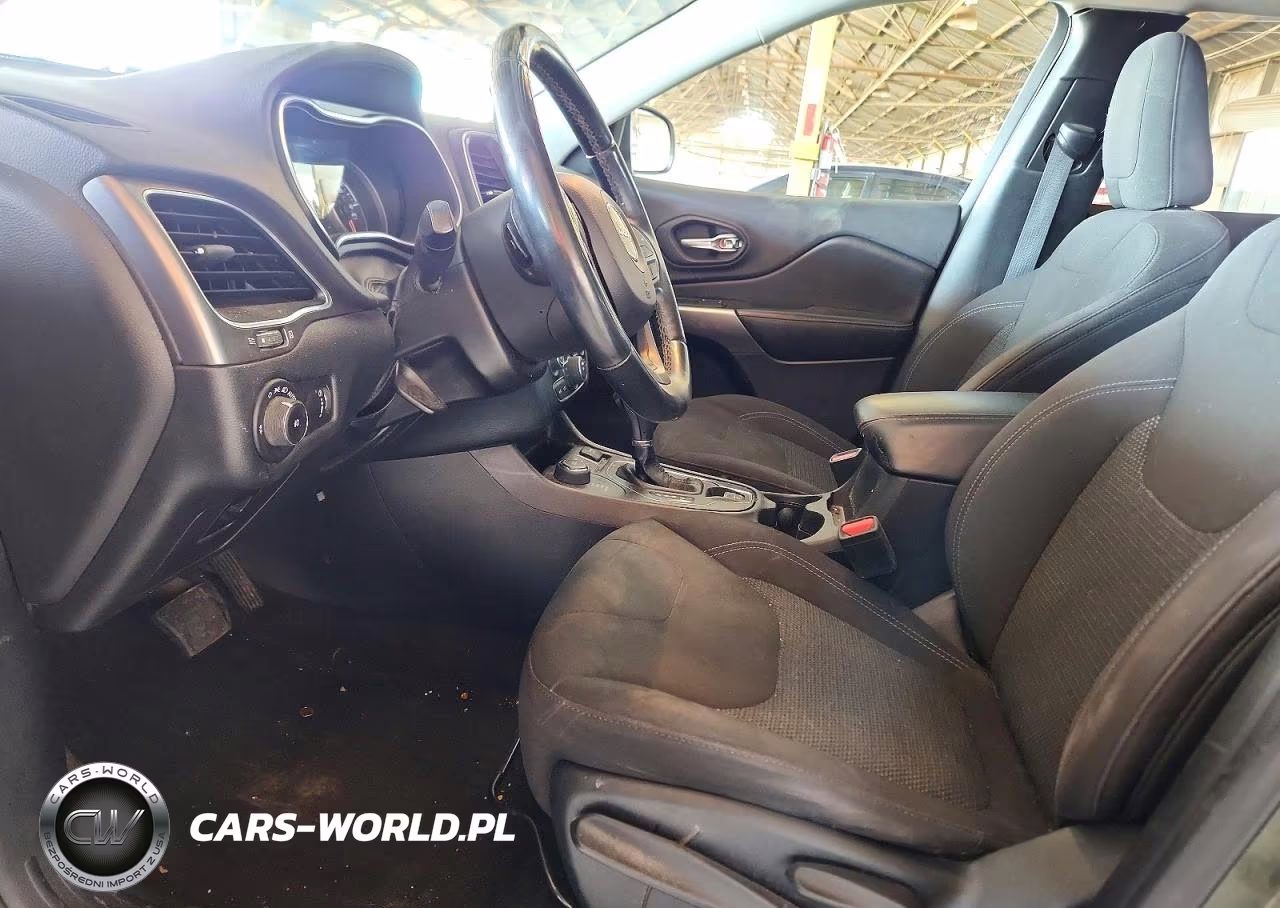 2019 Jeep Cherokee Latitude VIN:1C4PJMCX5KD418609 - 7