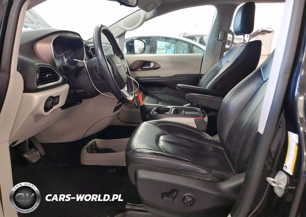 2018 Chrysler Pacifica Touring L VIN:2C4RC1BG0JR287698 - 7