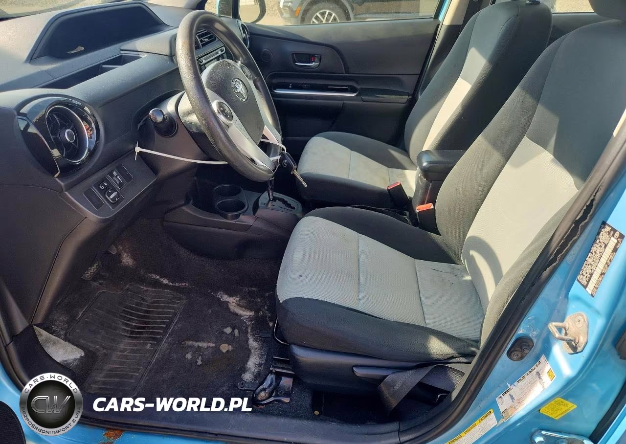 2015 Toyota Prius C Two VIN:JTDKDTB39F1115169 - 7