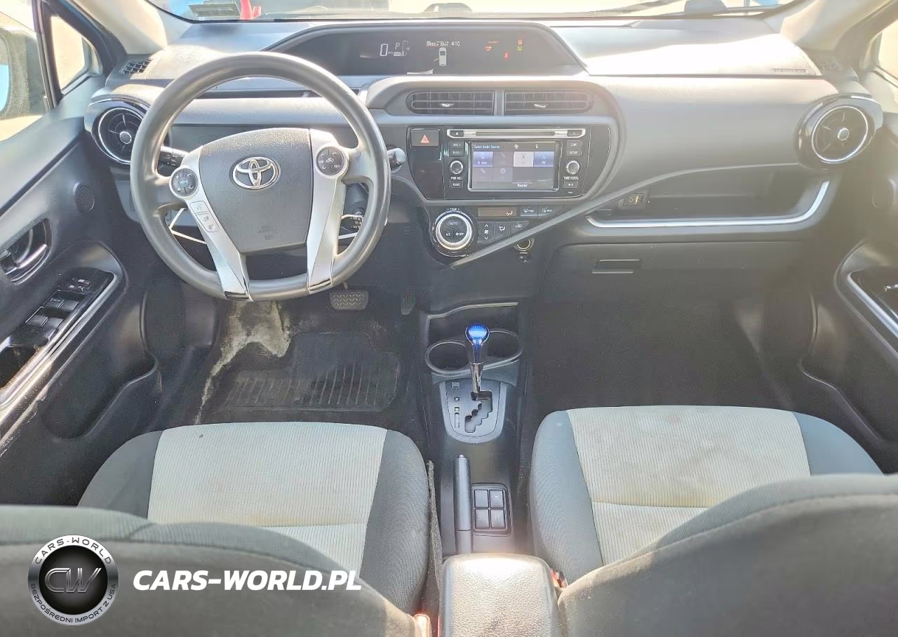 2015 Toyota Prius C Two VIN:JTDKDTB39F1115169 - 8