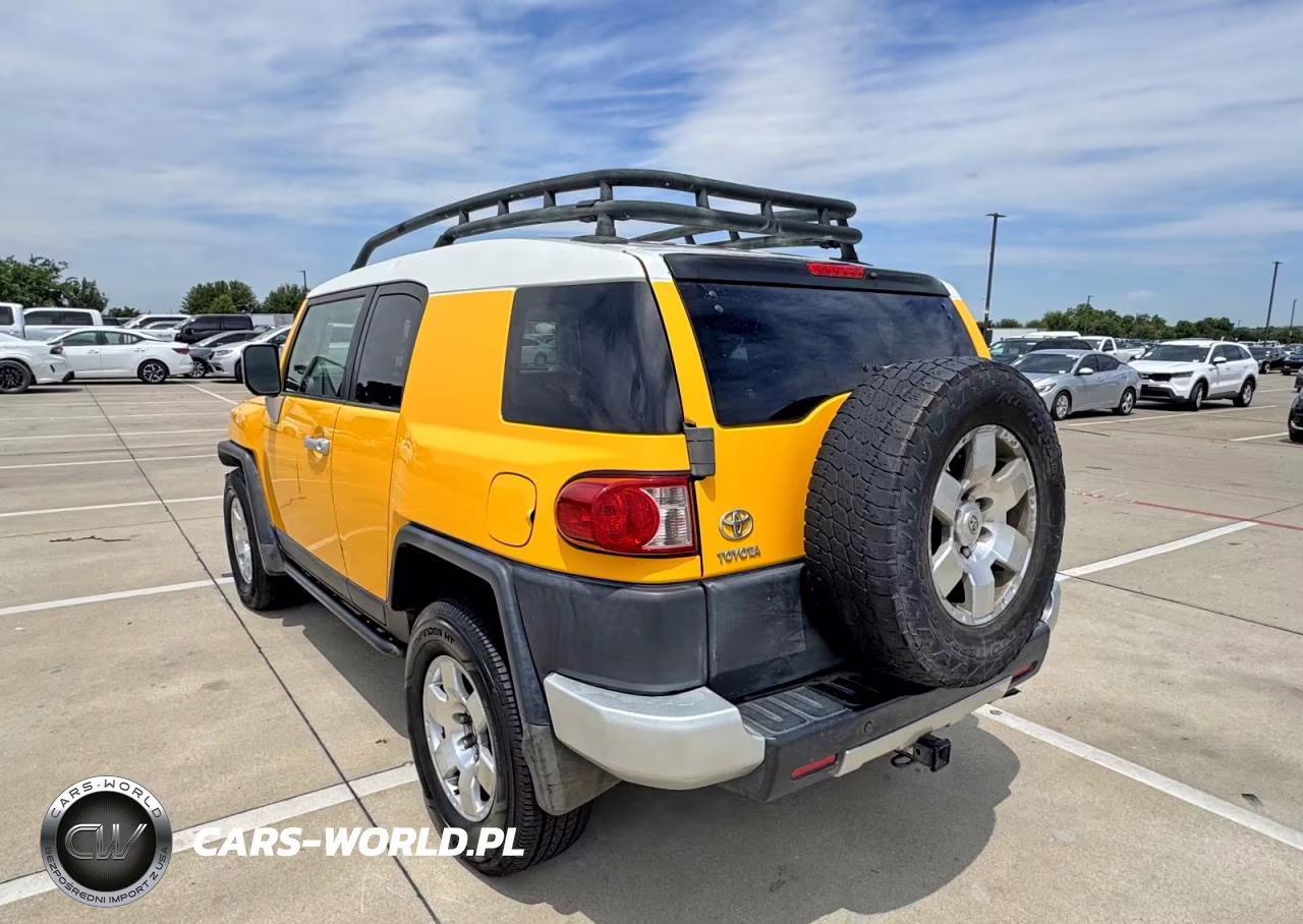2007 Toyota Fj Cruiser Base VIN:JTEBU11FX70045071 - 3