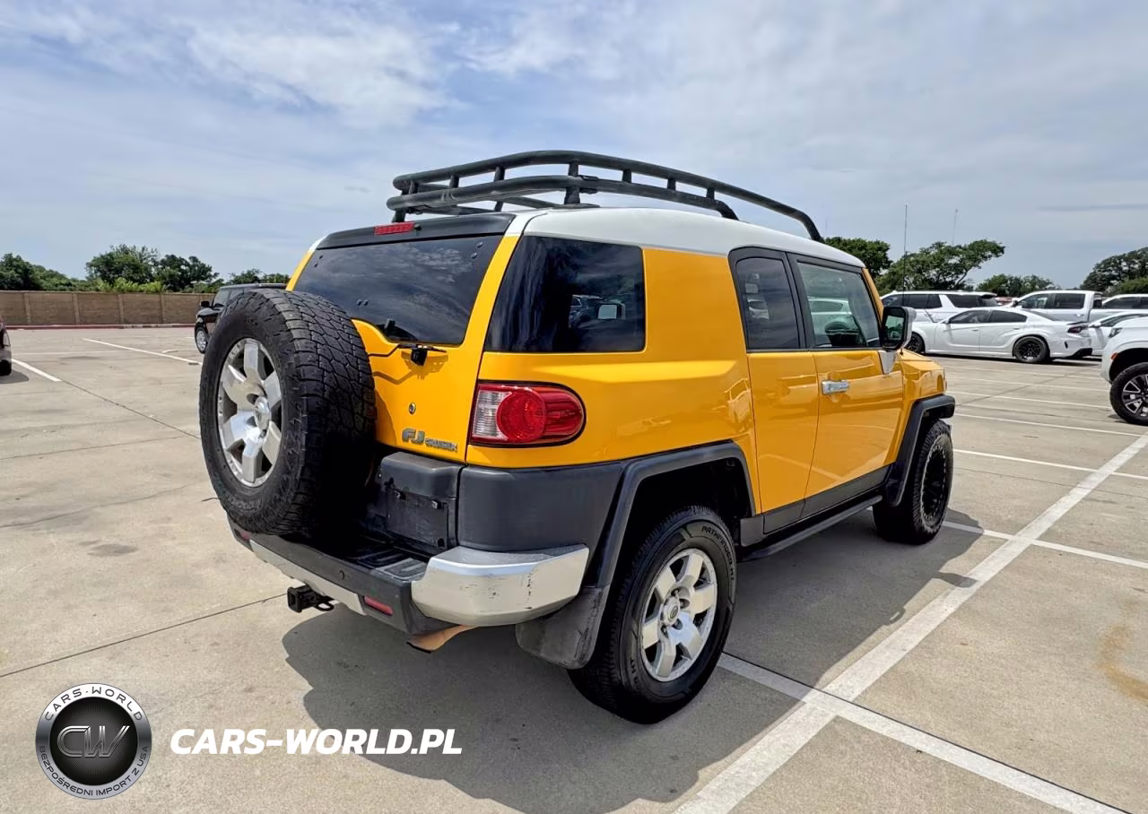 2007 Toyota Fj Cruiser Base VIN:JTEBU11FX70045071 - 4