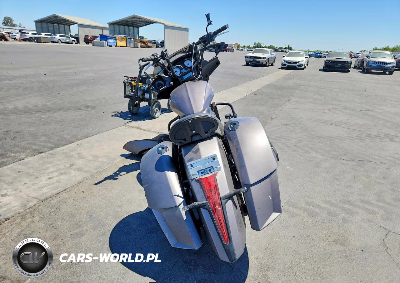 2016 Victory Motorcycles Cross Country VIN:5VPDB36N7G3051067 - 4
