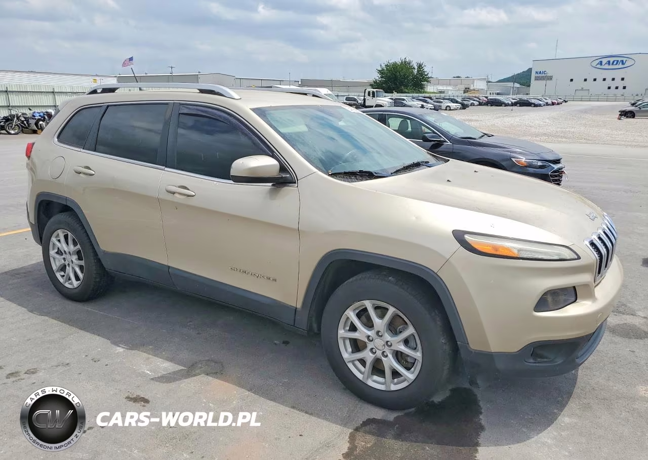 2014 Jeep Cherokee Latitude VIN:1C4PJMCS2EW214783 - 4