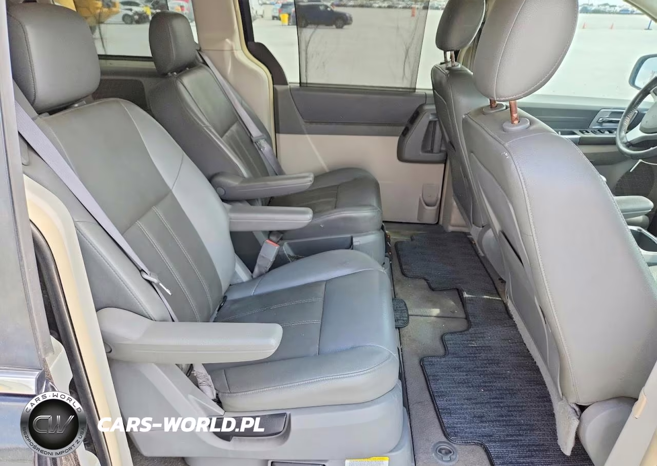 2008 Chrysler Town & Country Touring VIN:2A8HR54P58R760349 - 10