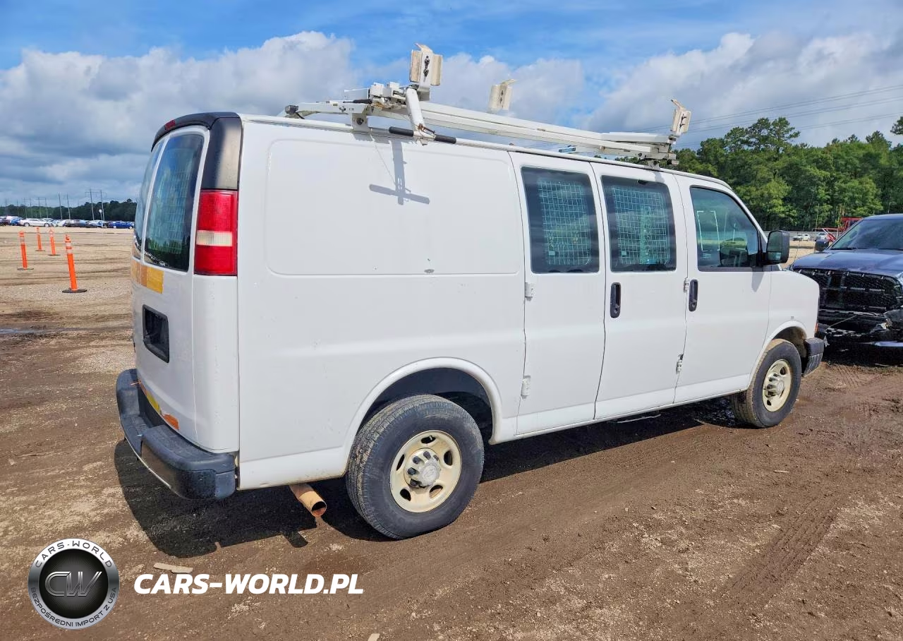 2015 Chevrolet Express G2500 VIN:1GCWGFCF6F1229004 - 3