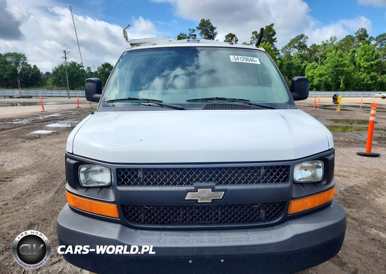 2015 Chevrolet Express G2500 VIN:1GCWGFCF6F1229004 - 5