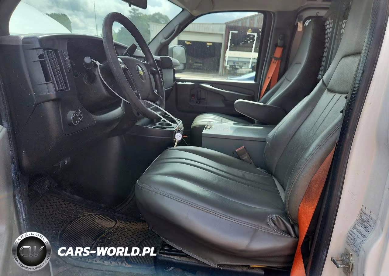 2015 Chevrolet Express G2500 VIN:1GCWGFCF6F1229004 - 7