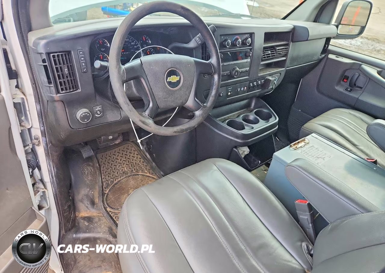2015 Chevrolet Express G2500 VIN:1GCWGFCF6F1229004 - 8
