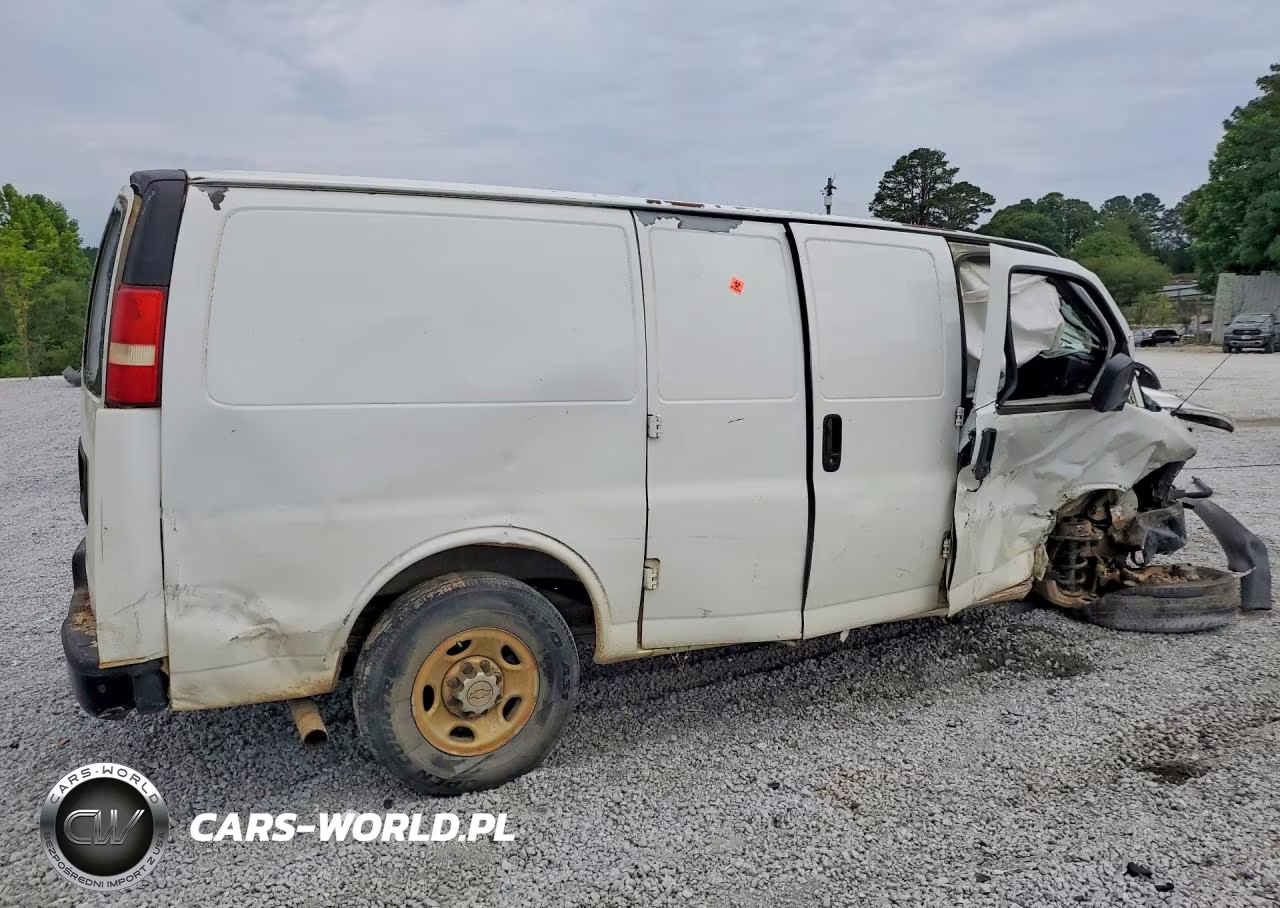 2011 Chevrolet Express G2500 VIN:1GCWGFFA1B1132321 - 3
