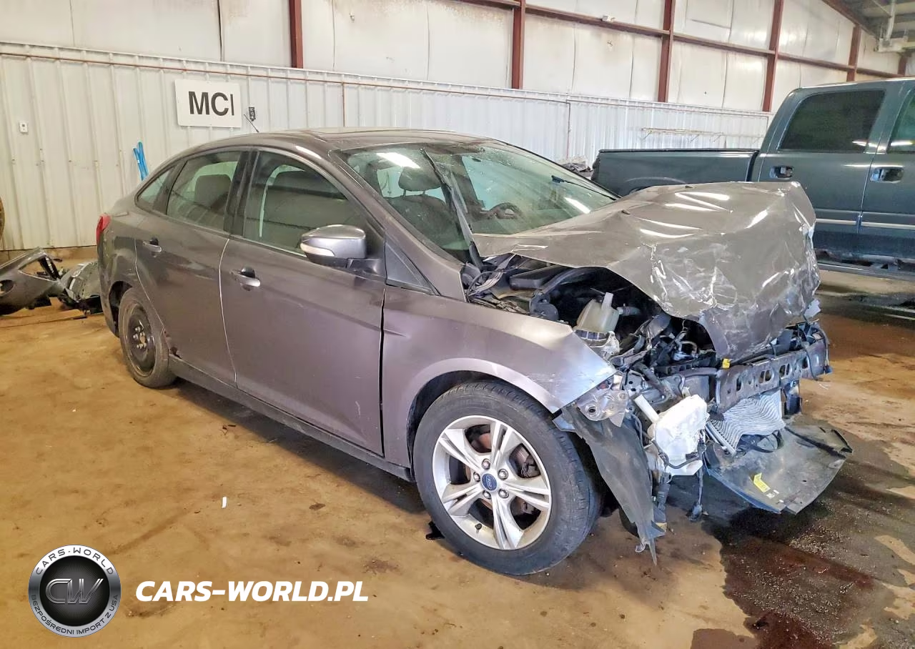 2014 Ford Focus Se VIN:1FADP3F20EL235758 - 4