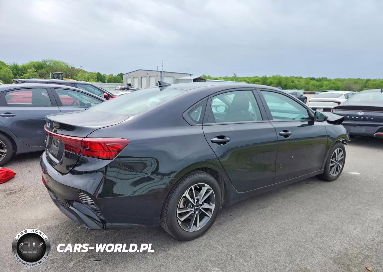 2024 Kia Forte Lxs VIN:3KPF24AD1RE704645 - 3