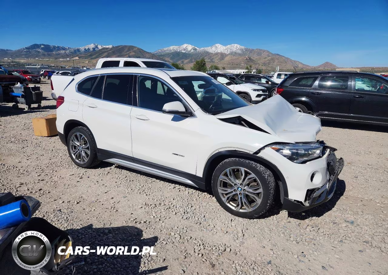 2017 BMW X1 xDrive28I VIN:WBXHT3C37H5F82412 - 4