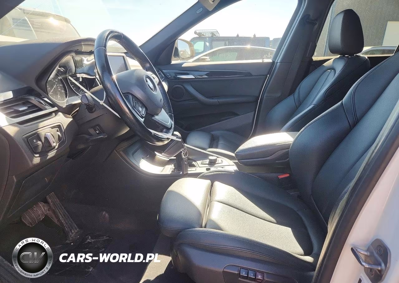 2017 BMW X1 xDrive28I VIN:WBXHT3C37H5F82412 - 7
