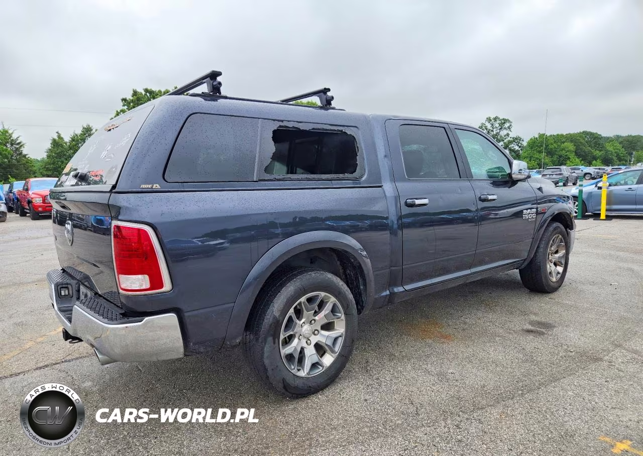 2019 Ram 1500 Classic Laramie VIN:1C6RR6NM8KS707504 - 3