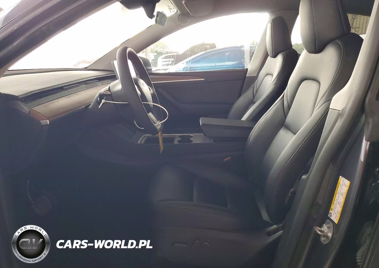 2023 Tesla Model Y VIN:7SAYGDEDXPF944114 - 7