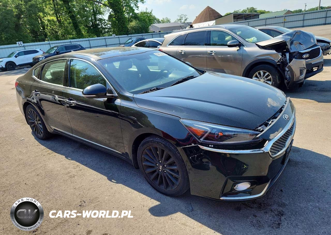 2018 Kia Cadenza Premium VIN:KNALC4J16J5114105 - 4