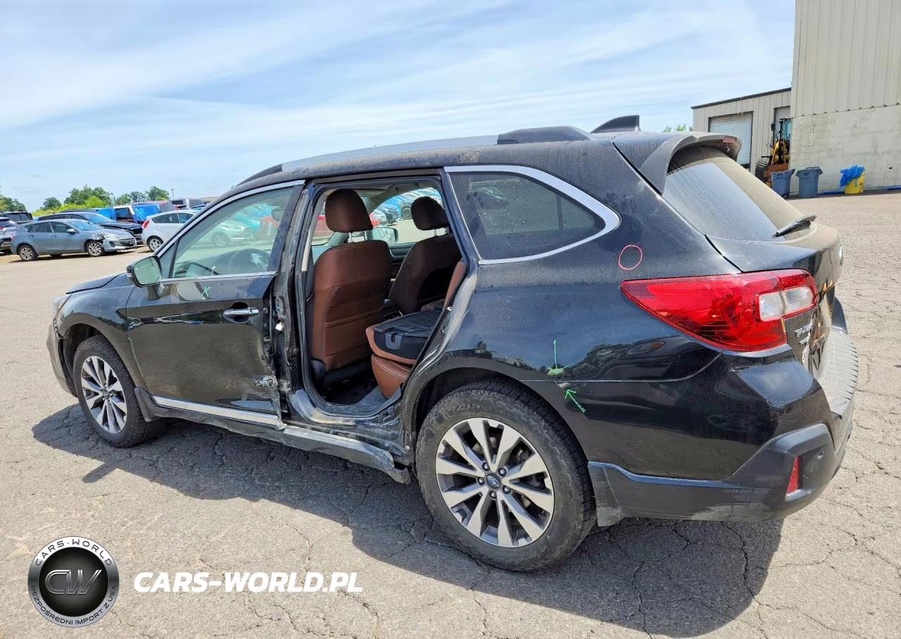 2019 Subaru Outback Touring VIN:4S4BSATC8K3358247 - 2