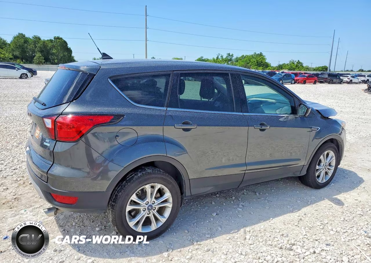 2019 Ford Escape Se VIN:1FMCU0GDXKUB81898 - 3