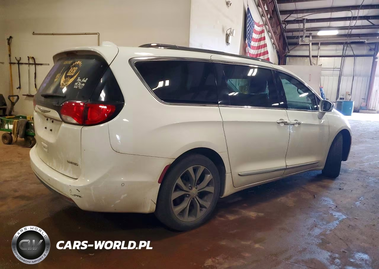 2017 Chrysler Pacifica Limited VIN:2C4RC1GG0HR536813 - 3