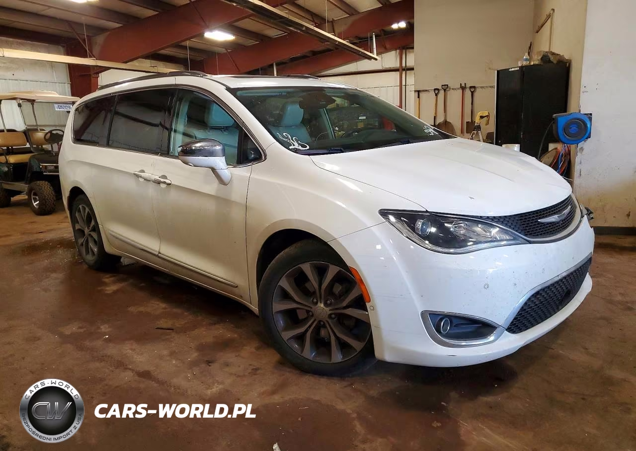 2017 Chrysler Pacifica Limited VIN:2C4RC1GG0HR536813 - 4
