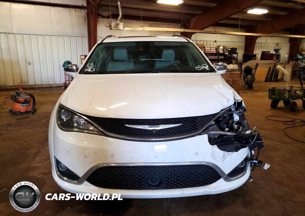 2017 Chrysler Pacifica Limited VIN:2C4RC1GG0HR536813 - 5