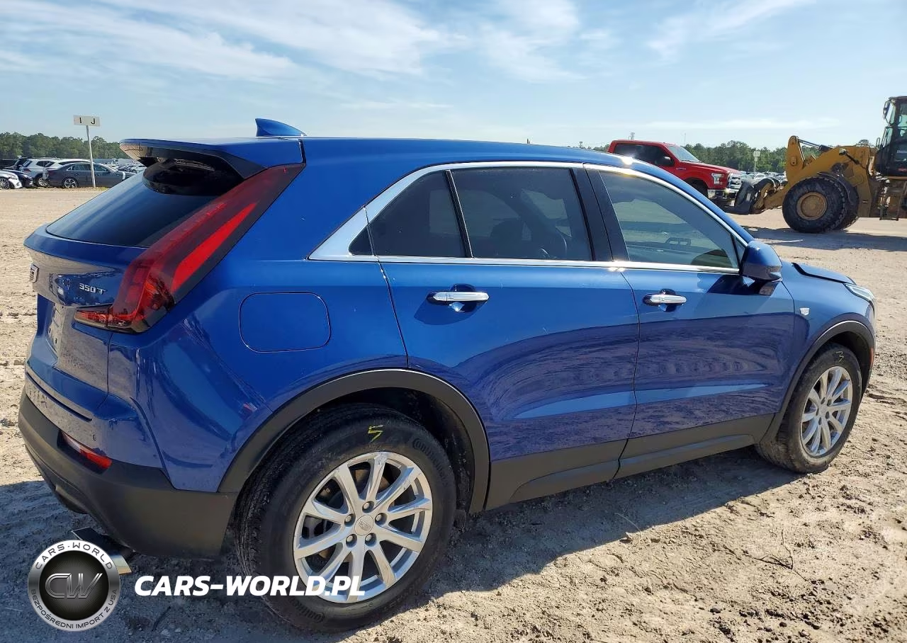 2023 Cadillac Xt4 Luxury VIN:1GYAZAR45PF120237 - 3