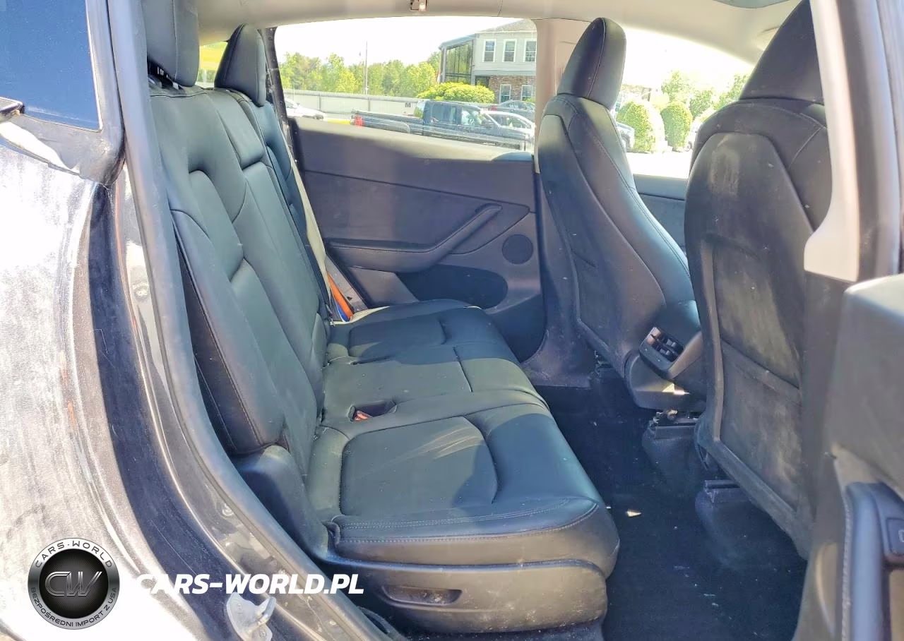 2024 Tesla Model Y VIN:7SAYGAEEXRF077047 - 11