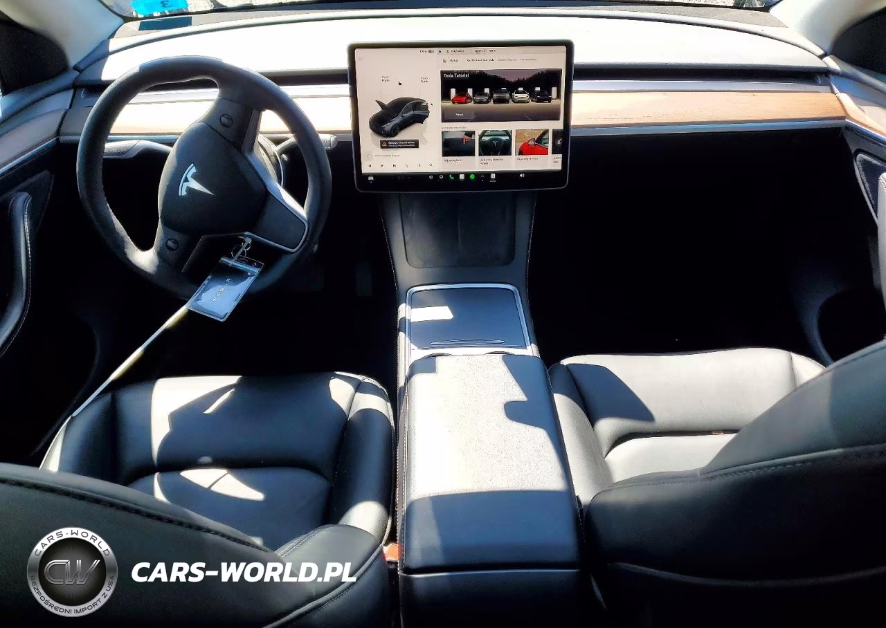 2024 Tesla Model Y VIN:7SAYGAEEXRF077047 - 8