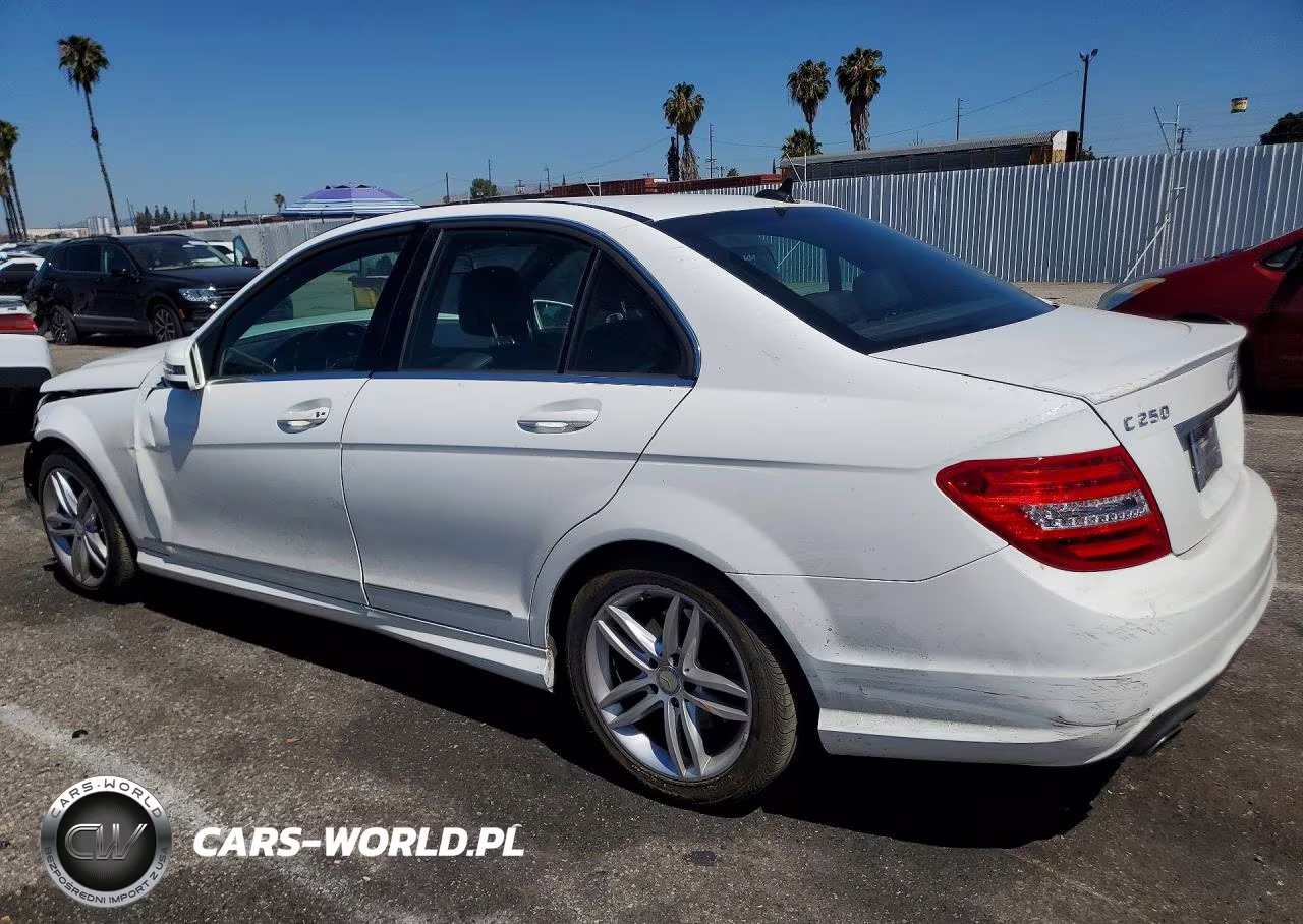 2014 Mercedes-Benz C 250 VIN:WDDGF4HB7EA953175 - 2