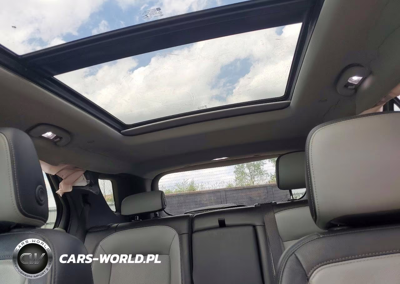 2018 Chevrolet Equinox Premier VIN:2GNAXMEV9J6125980 - 10
